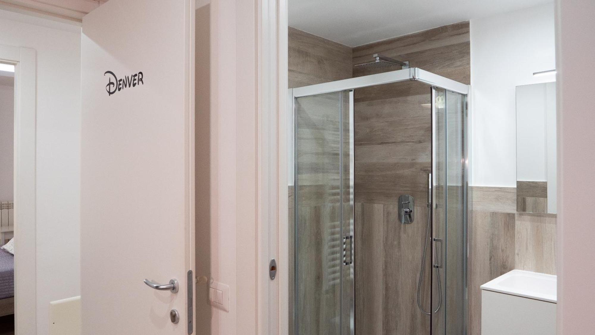 Wanderlust Guesthouse Гаета Екстер'єр фото